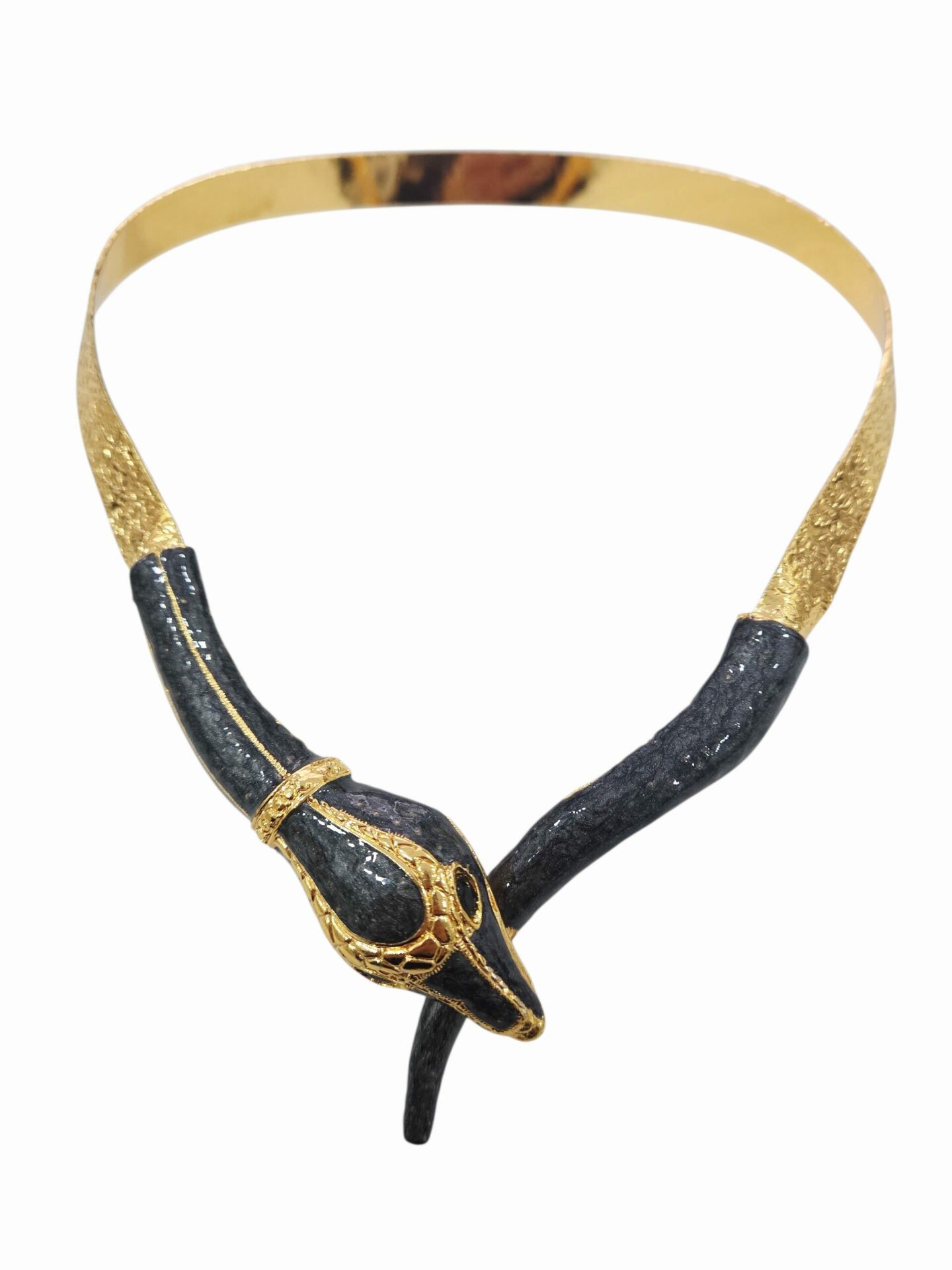 Collana girocollo realizzata su ottone battuto e serpente ottone smaltato con occhi con zirconi. Spedizione Gratuita Collana girocollo realizzata su ottone battuto e serpente ottone smaltato con occhi con zirconi. Spedizione Gratuita