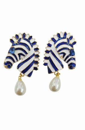 Orecchini zebra realizzati su ottone smaltato bianco blu,zircone blu e perla di maioraca pendente peso 8.1grlunghezza 4.5cm Spedizione Gratuita Orecchini zebra realizzati su ottone smaltato bianco blu,zircone blu e perla di maioraca pendente peso 8.1grlunghezza 4.5cm Spedizione Gratuita