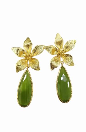 Orecchini  realizzati con fiore lobo in ottone e goccia occhio di gatto verde limelunghezza 7.5cmpeso 11.2gr Spedizione Gratuita