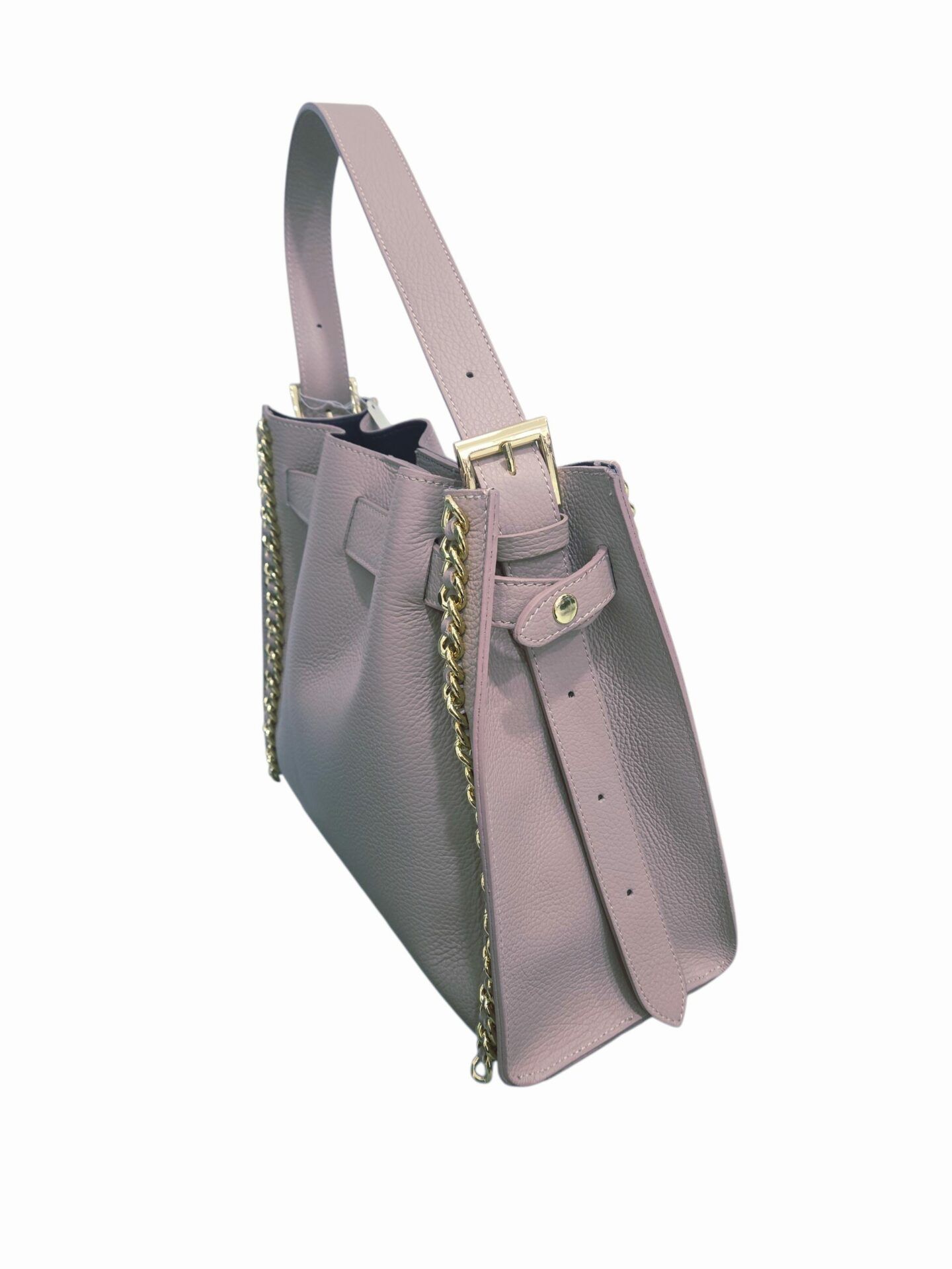 Borsa cipria in vera pelle,made Italy, con catena dorata, dotata di sacca interna,interno in vera pelle blu,manico allungabile.Misure H28 B 10 L 33 Spedizione Gratuita