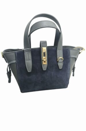 Borsa in vera pelle e camoscio grigia, made Italy,  dotata di tracolla, interno foderato con tasche laterali.Chiusura doppia con zip centrale.misure L 20 B 11 H 19 Spedizione Gratuita