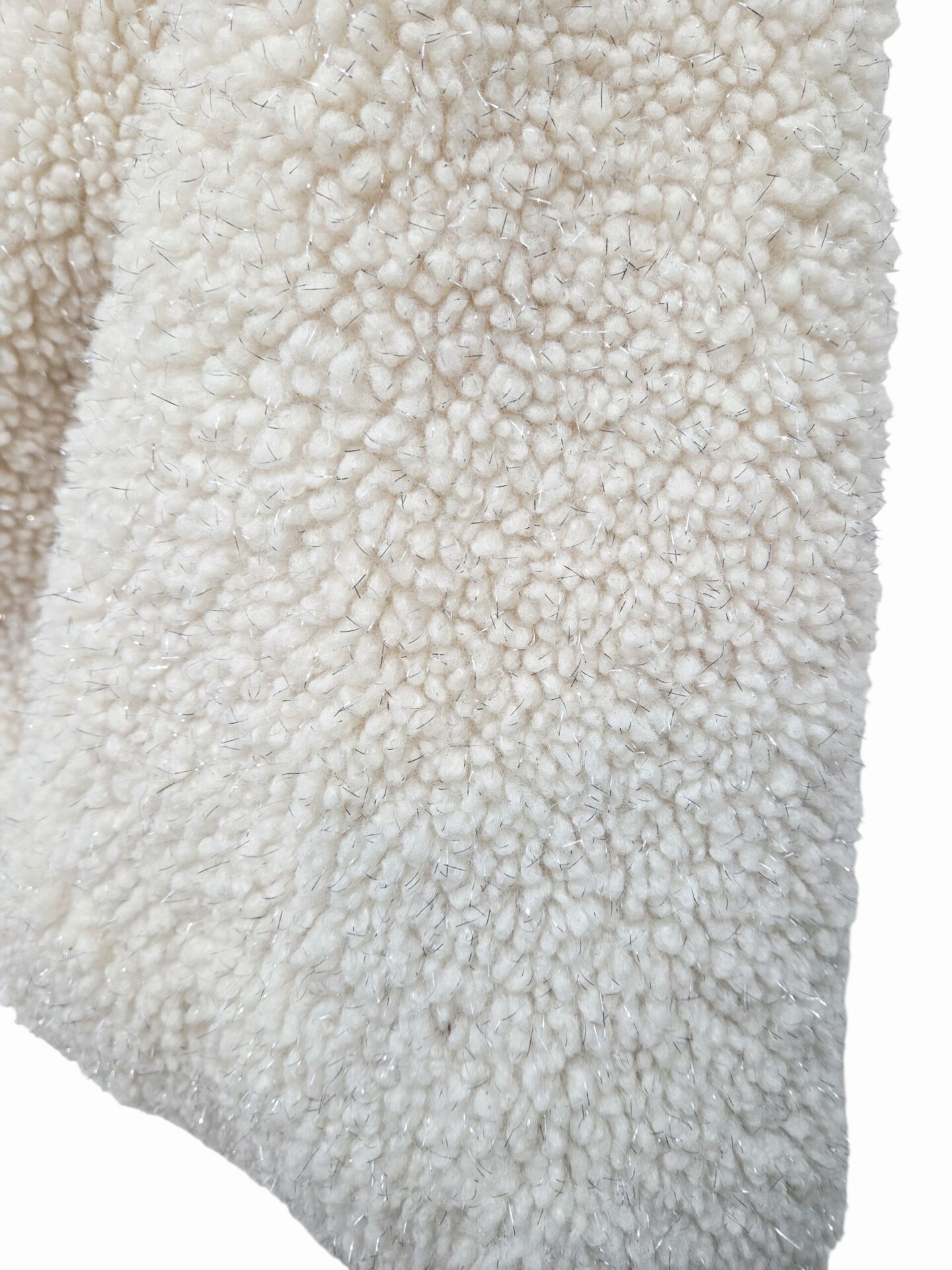 Sacca in tessuto bianca con glitter argento e manico in vera pelle,chiusura con bottone magnetico
misure H 30 L 49 ampiezza manico 35 Spedizione Gratuita Sacca in tessuto bianca con glitter argento e manico in vera pelle,chiusura con bottone magnetico
misure H 30 L 49 ampiezza manico 35 Spedizione Gratuita