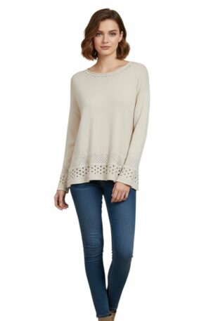 Maglione girocollo beige chiaro con finale, polsini e girocollo forati.composizione 50% viscosa 28% poliamide 22% nylonmade italy,morbido Spedizione Gratuita