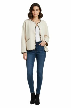 Giacca aperta con perfilo maculato colore panna con tasche, taglia unica Spedizione Gratuita Giacca aperta con perfilo maculato colore panna con tasche, taglia unica Spedizione Gratuita