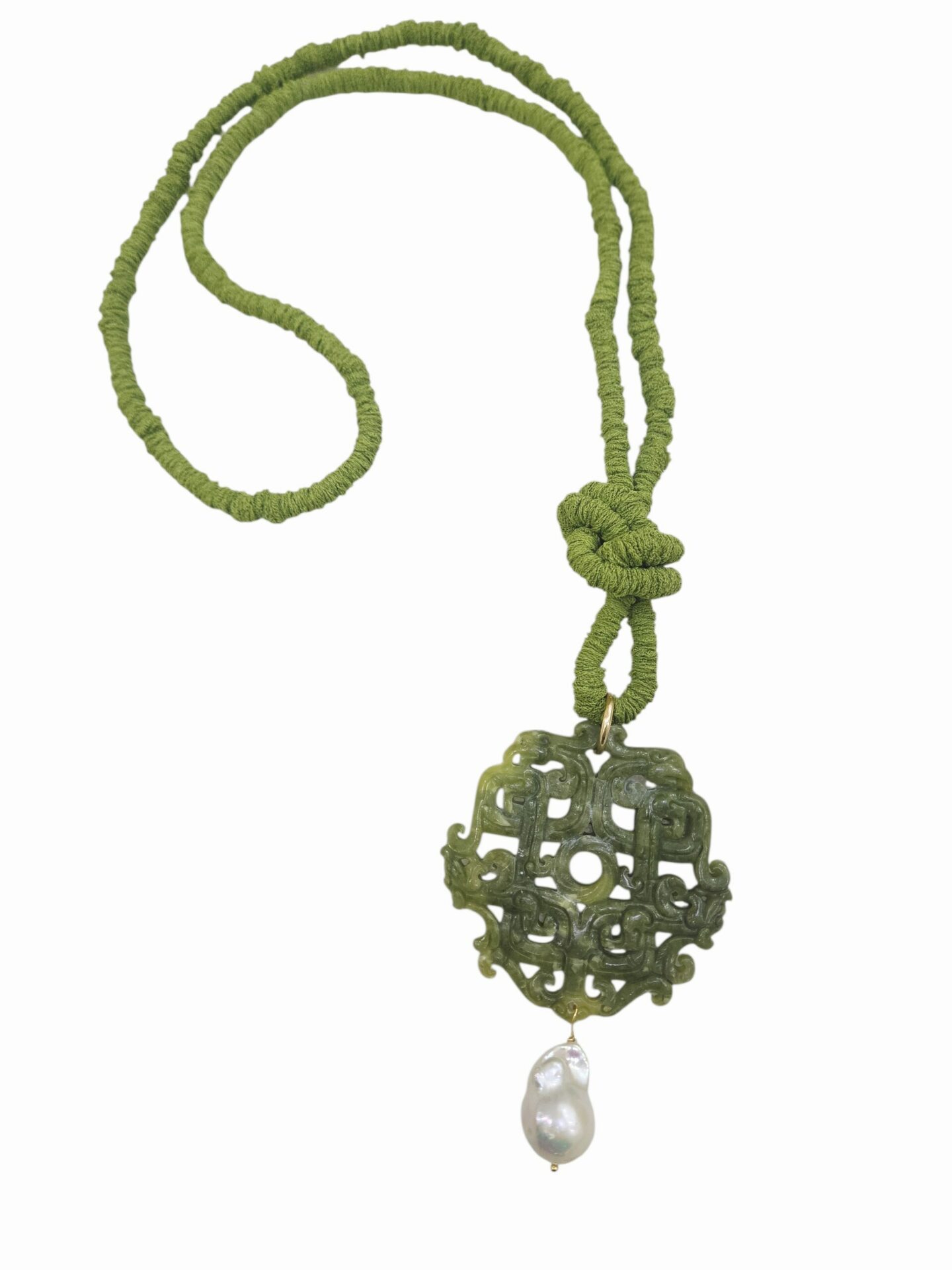 Collana lunga realizzata con tessuto verde, giada e perla scaramazza
lunghezza 92cm Spedizione Gratuita Collana lunga realizzata con tessuto verde, giada e perla scaramazza
lunghezza 92cm Spedizione Gratuita