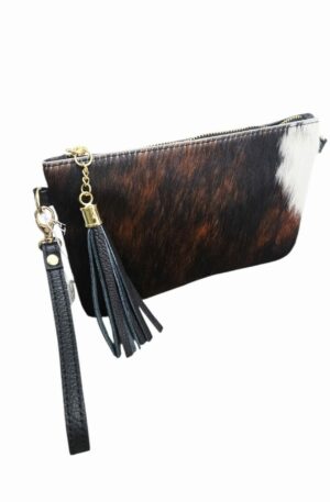 Tracollina in cavallino muccato e vera pelle, con polsiera, tracolla e nappina, made Italy, misure L 24 H15 Spedizione Gratuita Tracollina in cavallino muccato e vera pelle, con polsiera, tracolla e nappina, made Italy, misure L 24 H15 Spedizione Gratuita