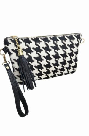 Tracollina in cavallino bianco nero e vera pelle, con polsiera, tracolla e nappina, made Italy, misure L 24 H15 Spedizione Gratuita Tracollina in cavallino bianco nero e vera pelle, con polsiera, tracolla e nappina, made Italy, misure L 24 H15 Spedizione Gratuita