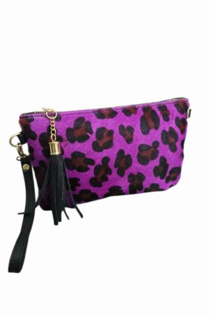Tracollina in cavallino maculato fucsia e vera pelle, con polsiera, tracolla e nappina, made Italy, misure L 24 H15 Spedizione Gratuita Tracollina in cavallino maculato fucsia e vera pelle, con polsiera, tracolla e nappina, made Italy, misure L 24 H15 Spedizione Gratuita