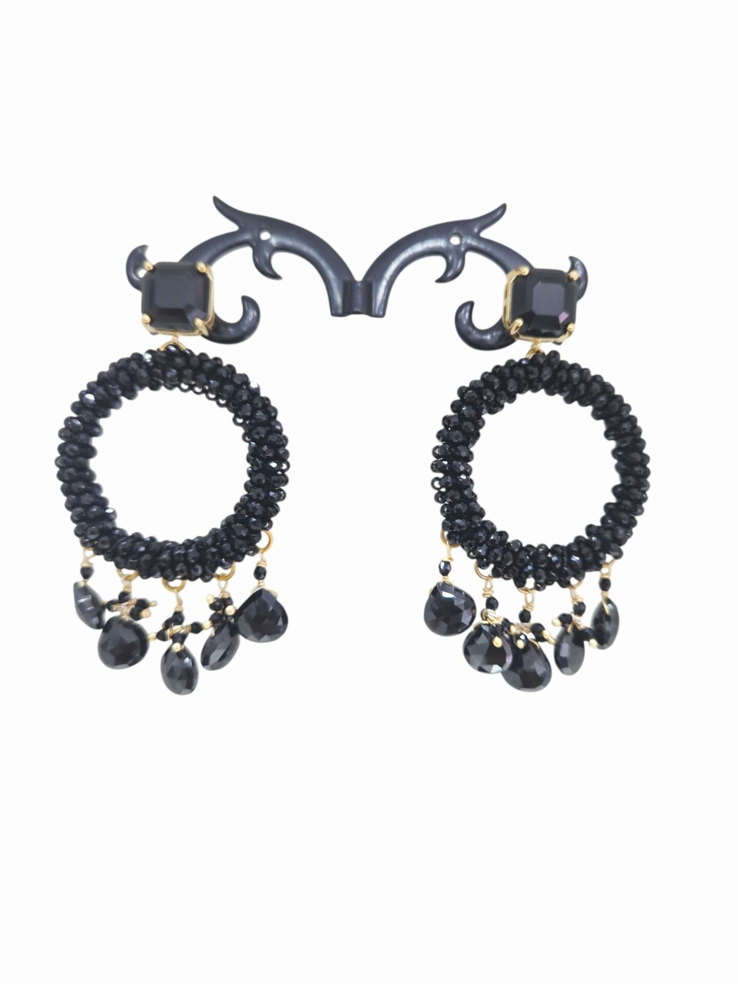 Orecchini artigianali realizzati con quarzi neri
lunghezza 6cm
peso 9.3gr Spedizione Gratuita Orecchini artigianali realizzati con quarzi neri
lunghezza 6cm
peso 9.3gr Spedizione Gratuita