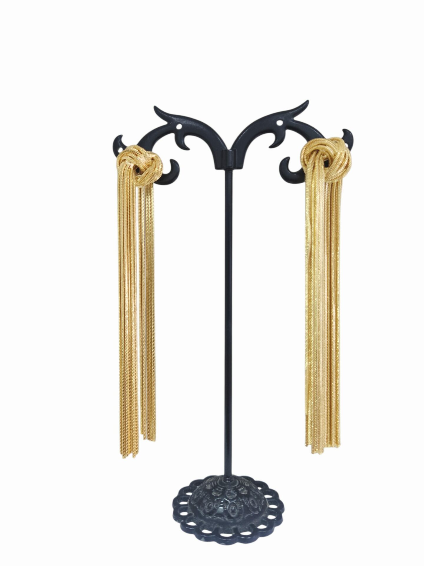 Orecchini realizzati in ottone dorato con nodo.lunghezza 8.5cmpeso 11.6gr Spedizione Gratuita Orecchini realizzati in ottone dorato con nodo.lunghezza 8.5cmpeso 11.6gr Spedizione Gratuita