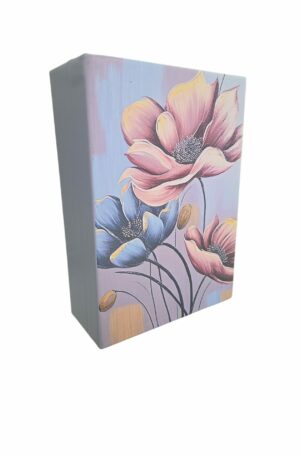 Portagioie libro in cartone con copertina floreale interno rivestito con vari scomparti
misure P15 H7 L20 Spedizione Gratuita Portagioie libro in cartone con copertina floreale interno rivestito con vari scomparti
misure P15 H7 L20 Spedizione Gratuita