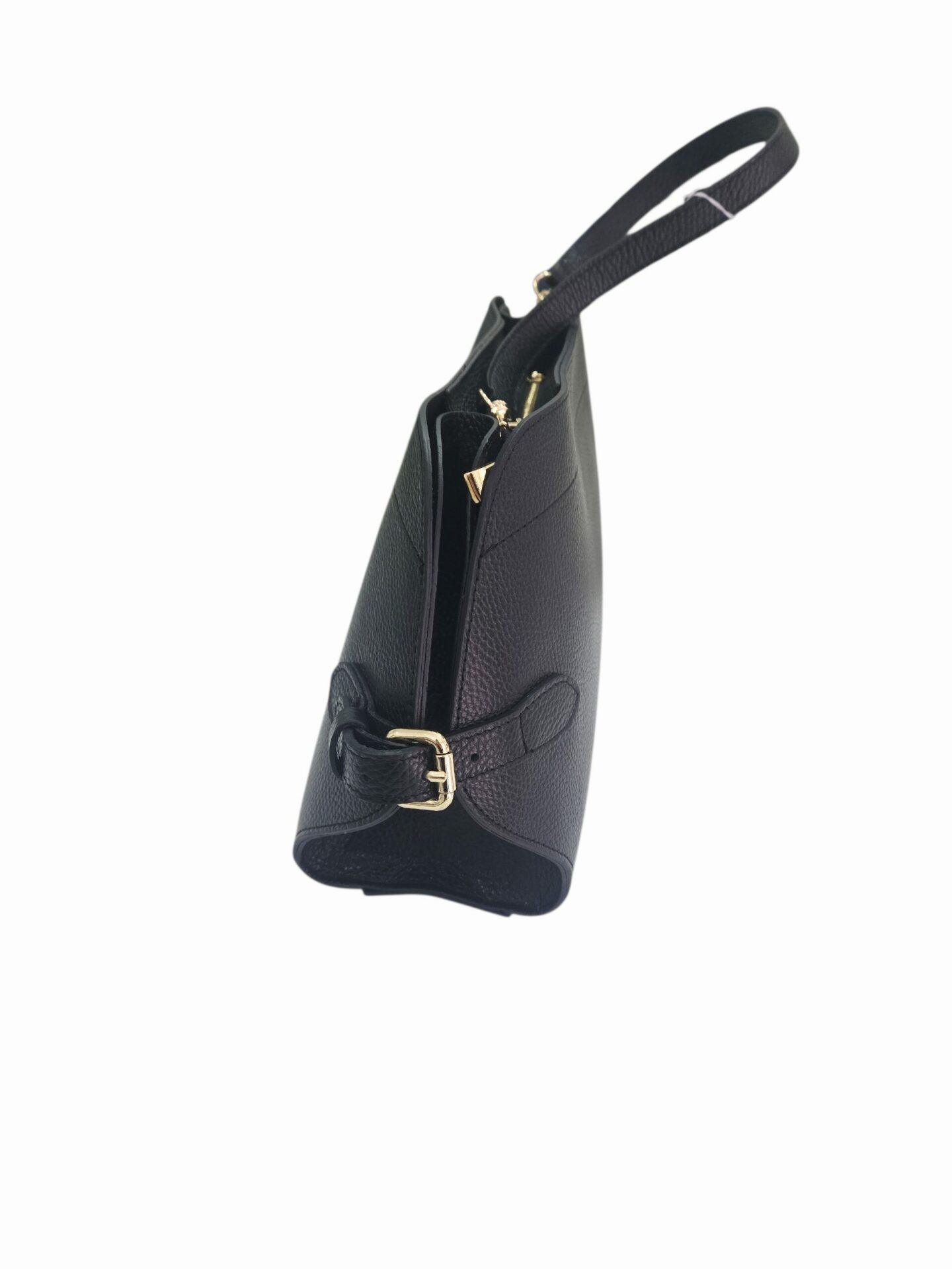 Borsa nera in vera pelle, made Italy, forma rettangolare , possibilità di aprire i laterali e renderla più capiente, apertura con zip, interno unico scomparto interno pelle. dotata di doppia tracolla lunga e media per sotto braccio. misure L34 B11 H 23 Spedizione Gratuita