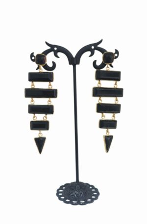 Orecchini  realizzati con ossidiana incastonata nell’ottone
lunghezza 7.5cm
peso 8.4gr Spedizione Gratuita