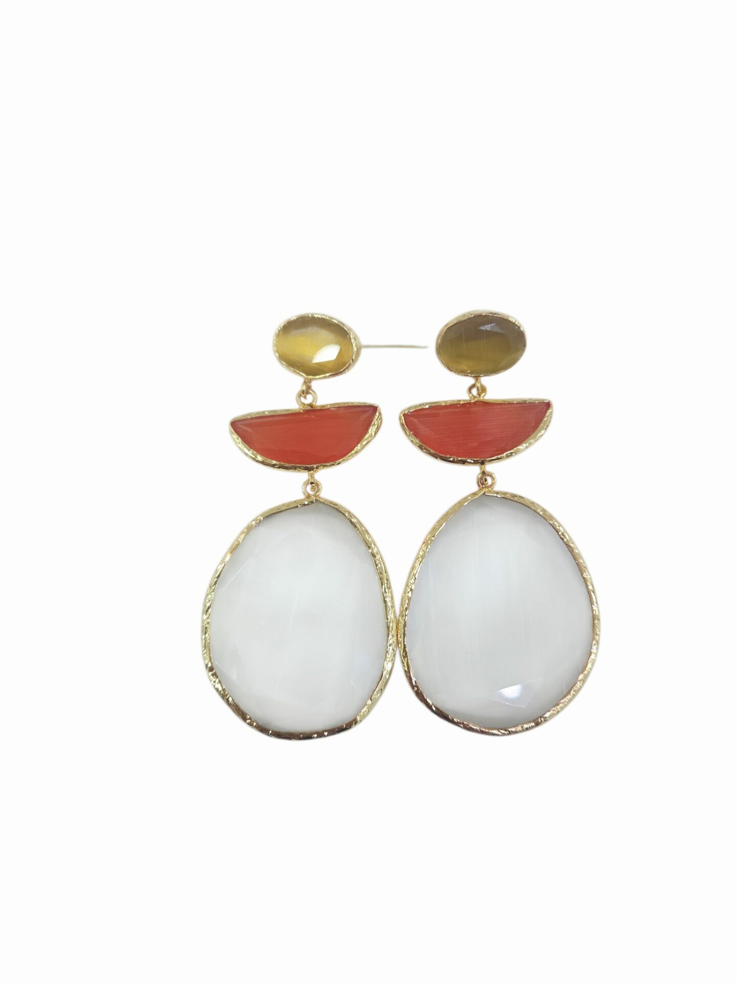 Earrings made with cat's eye: yellow orange and neutral, surrounded by brass length 7cm weight 13.8gr Free shipping Orecchini realizzati con occhio di gatto :giallo arancio e neutro, circondato da ottone lunghezza 7cmpeso 13.8gr Spedizione Gratuita