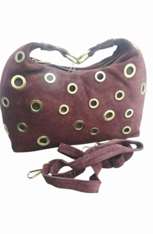 Suede bag with gold studs, genuine leather, made in Italy, with shoulder strap, external zip pocket, lined interior with side pockets, zip closure. Dark burgundy color. Dimensions: L 31 W 12 H 190 cm. Free Shipping. Borsa in camoscio con borchie dorate, vera pelle,made italy, dotata di tracolla,tasca esterna con zip, interno foderato con tasche laterali, chiusura con zip. colore bordeaux scuromisure L 31 B12 H190 Spedizione Gratuita