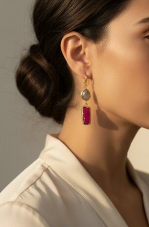 Orecchini realizzati con pietre naturali circondate da ottone. chiusura con monachella.lunghezza 6cmpeso 4.2gr Spedizione Gratuita