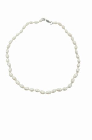 Collana girocollo realizzata con perle di fiume e chiusura in acciaio.
lunghezza 35cm Spedizione Gratuita