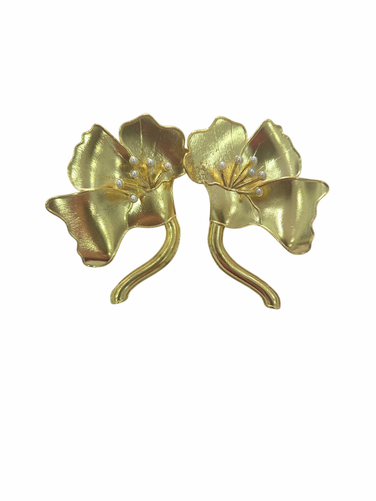 Orecchini a fiore realizzati in ottone con perle di maiorca
lunghezza 4.5cm
peso 11.9gr Spedizione Gratuita