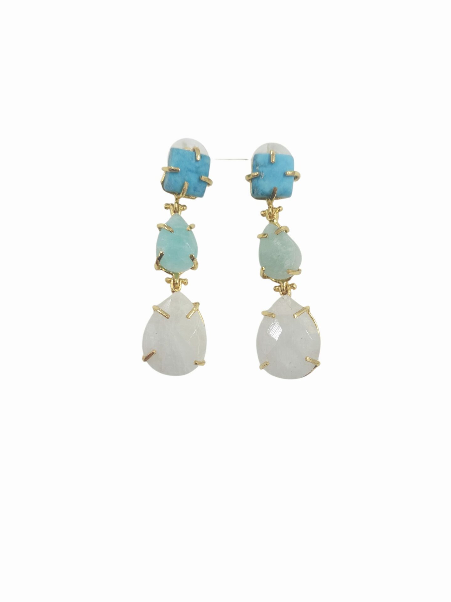 Orecchini  realizzati con turchese, amazzonite e pietra di luna su base in ottonelunghezza 5cmpeso 5.8gr Spedizione Gratuita