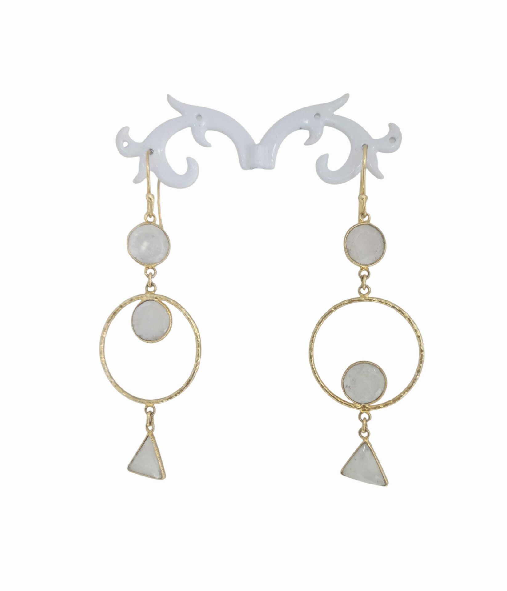 Orecchini realizzati con ottone pietra di luna
lunghezza 8cm
peso 3.8gr Spedizione Gratuita Orecchini realizzati con ottone pietra di luna
lunghezza 8cm
peso 3.8gr Spedizione Gratuita