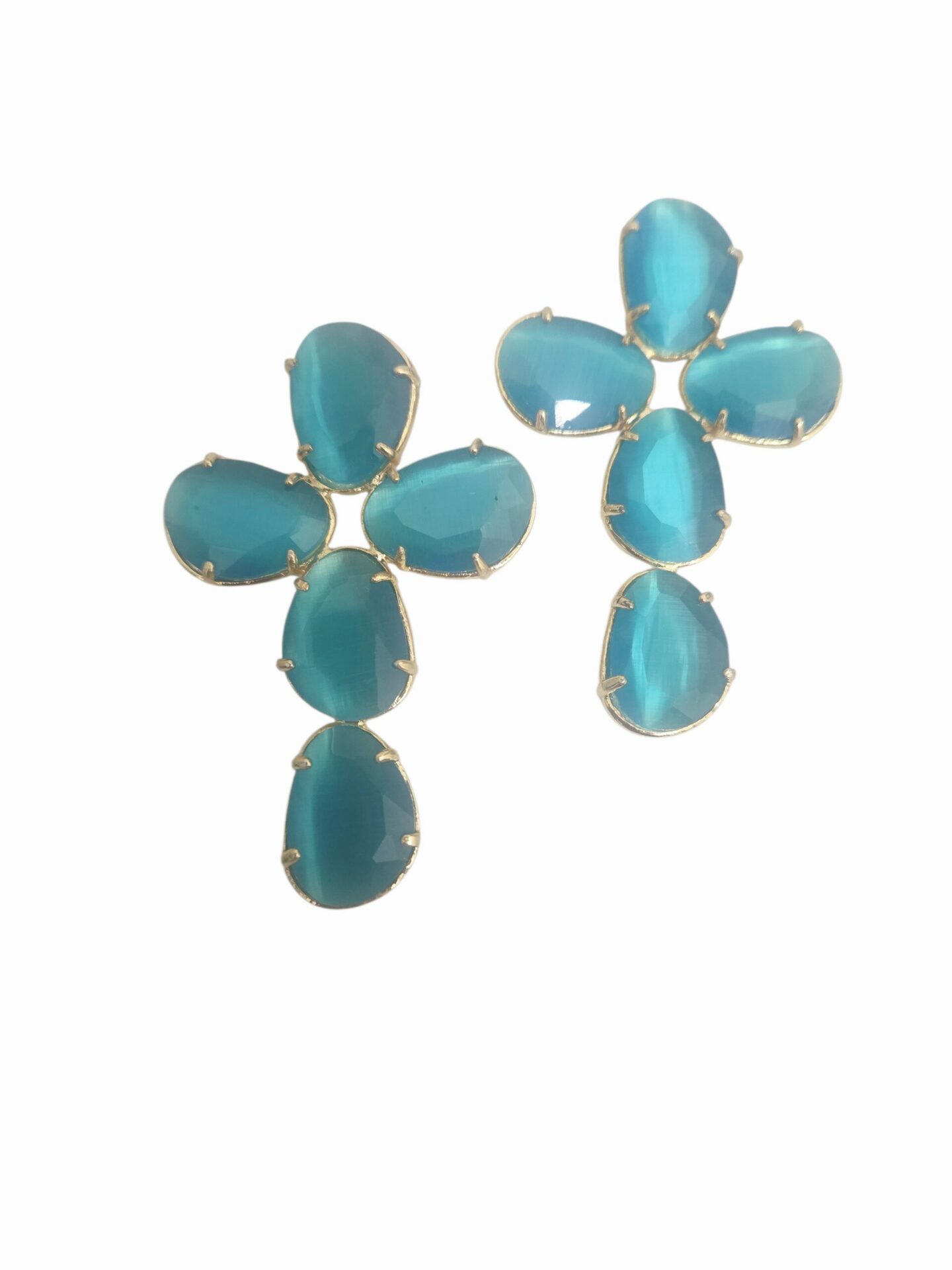 Orecchini croce realizzati con occhio di gatto su base in ottone
lunghezza 6.5cm
peso 16.7gr Spedizione Gratuita Orecchini croce realizzati con occhio di gatto su base in ottone
lunghezza 6.5cm
peso 16.7gr Spedizione Gratuita