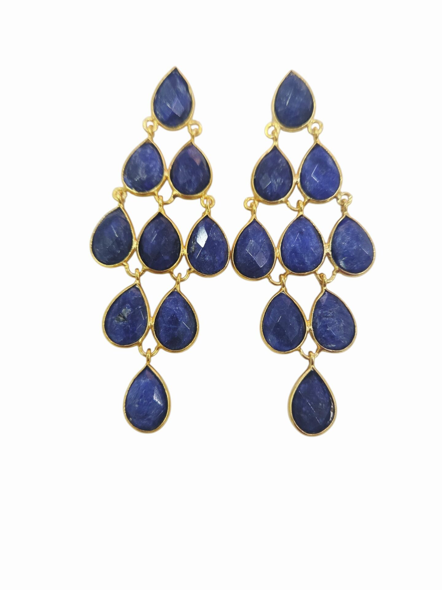 Orecchini pendenti realizzati con lapislazzuli contornati da ottone
lunghezza 7cm
peso 8.4gr Spedizione Gratuita Orecchini pendenti realizzati con lapislazzuli contornati da ottone
lunghezza 7cm
peso 8.4gr Spedizione Gratuita