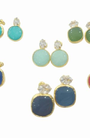 Orecchini lobo realizzati su base in ottone con zircone a goccia ed agata tonda e zirocne rettangolare ed occhio di gatto quadrato 
Colori tondo rosa,turchese e celeste pastello
Colori quadrati verde, azzurro, rosa e polvere.
Peso  3.7 gr
Lunghezza 2cm Spedizione Gratuita