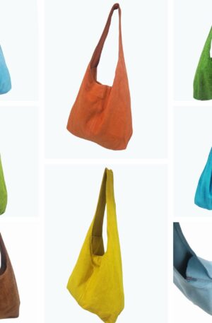 Sacche in camoscio, made Italy, chiusura con zip, interno nudo. Misure H35 B15 L42 ampiezza braccio 42cm Spedizione Gratuita