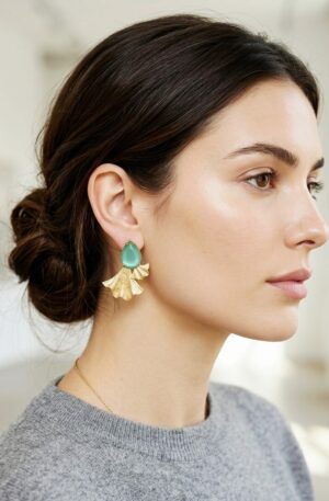 Orecchini realizzati con occhio di gatto verde acqua ed ottone
lunghezza 4cm
peso 6gr Spedizione Gratuita Orecchini realizzati con occhio di gatto verde acqua ed ottone
lunghezza 4cm
peso 6gr Spedizione Gratuita