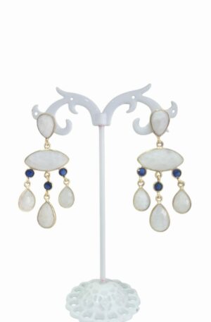 Orecchini realizzati con pietra di luna e zirconi blu
peso 5.2gr
lunghezza 5cm Spedizione Gratuita Orecchini realizzati con pietra di luna e zirconi blu
peso 5.2gr
lunghezza 5cm Spedizione Gratuita