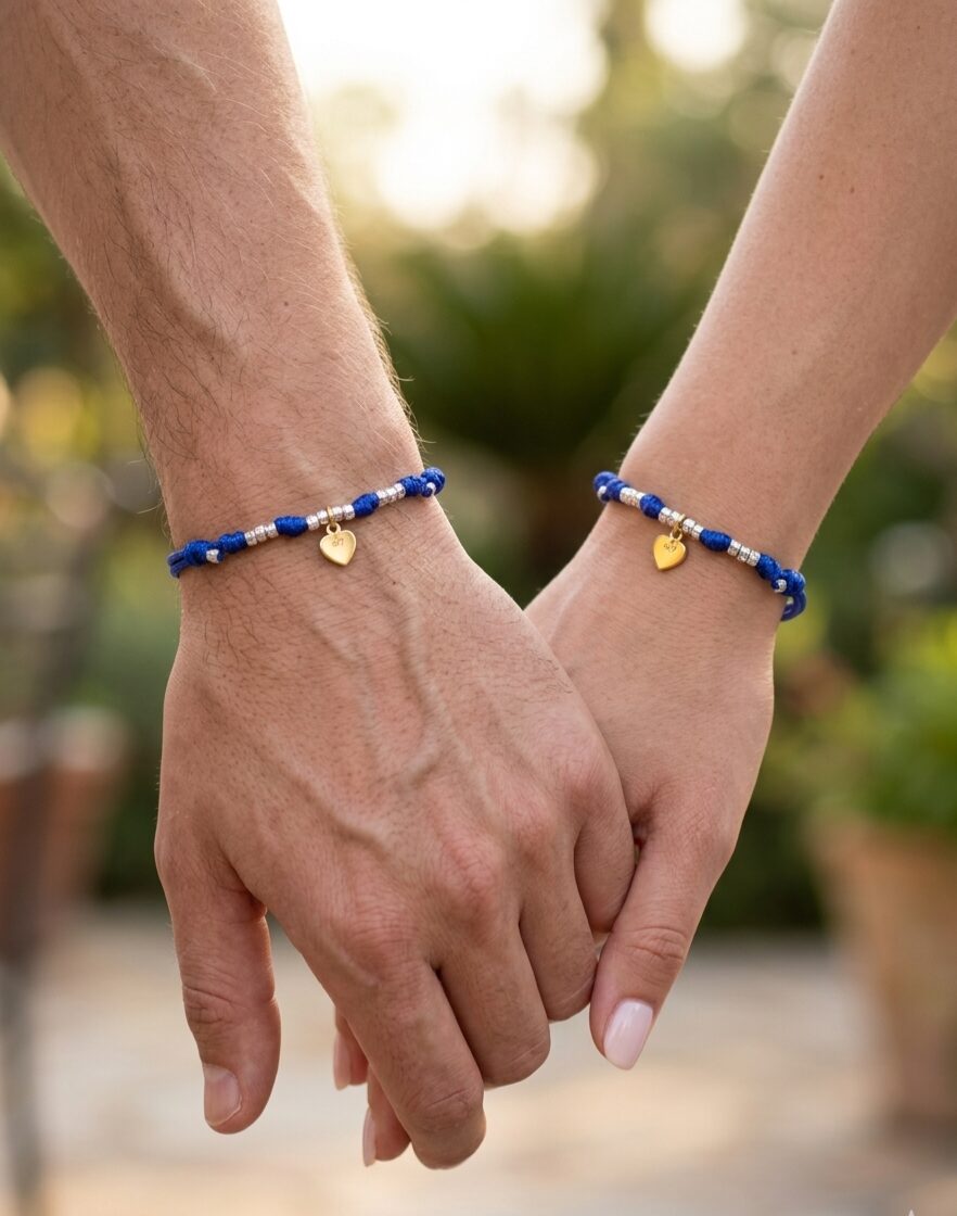 Bracciale modello dodo regolabile,unisex, realizzato con tessuto azzurro lavabile,dadini in argento925 e ciondolo cuore dorato in argento925 Spedizione Gratuita Bracciale modello dodo regolabile,unisex, realizzato con tessuto azzurro lavabile,dadini in argento925 e ciondolo cuore dorato in argento925 Spedizione Gratuita