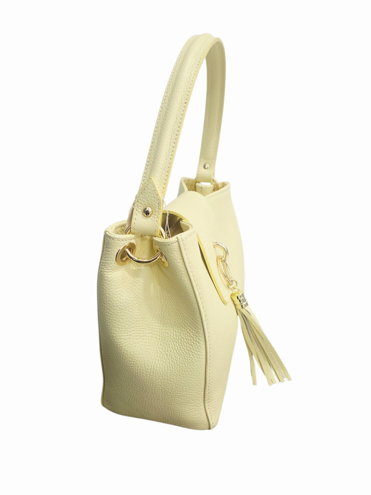 Borsa in vera pelle,made Italy,con manico ampio, pattina con cerchio dorato e nappina,chiusura con zip interno foderato con tasche interne,tasca con zip sul retro.Dotata di tracolla. misure H22 B14 L28
colore giallo pastello Spedizione Gratuita Borsa in vera pelle,made Italy,con manico ampio, pattina con cerchio dorato e nappina,chiusura con zip interno foderato con tasche interne,tasca con zip sul retro.Dotata di tracolla. misure H22 B14 L28
colore giallo pastello Spedizione Gratuita