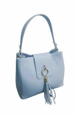 Borsa in vera pelle, made Italy,con manico ampio, pattina con cerchio dorato e nappina,chiusura con zip interno foderato con tasche interne,tasca con zip sul retro.Dotata di tracolla. misure H22 B14 L28
colore celeste polvere Spedizione Gratuita Borsa in vera pelle, made Italy,con manico ampio, pattina con cerchio dorato e nappina,chiusura con zip interno foderato con tasche interne,tasca con zip sul retro.Dotata di tracolla. misure H22 B14 L28
colore celeste polvere Spedizione Gratuita