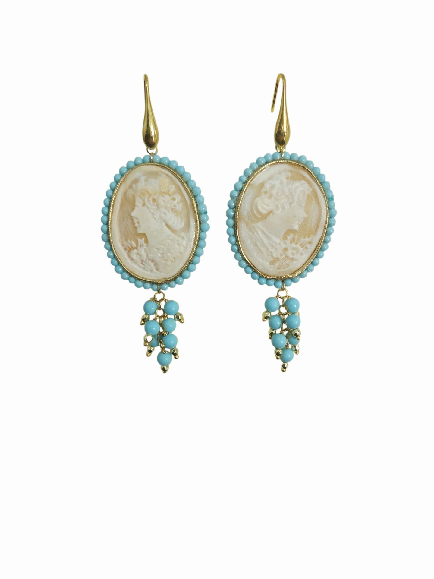 Orecchini  realizzati con cammeo di Torre del Greco,pasta di turchese ed ematite. Monachella in argento925 placcata oro 
lunghezza 8cm
peso 5.7gr Spedizione Gratuita