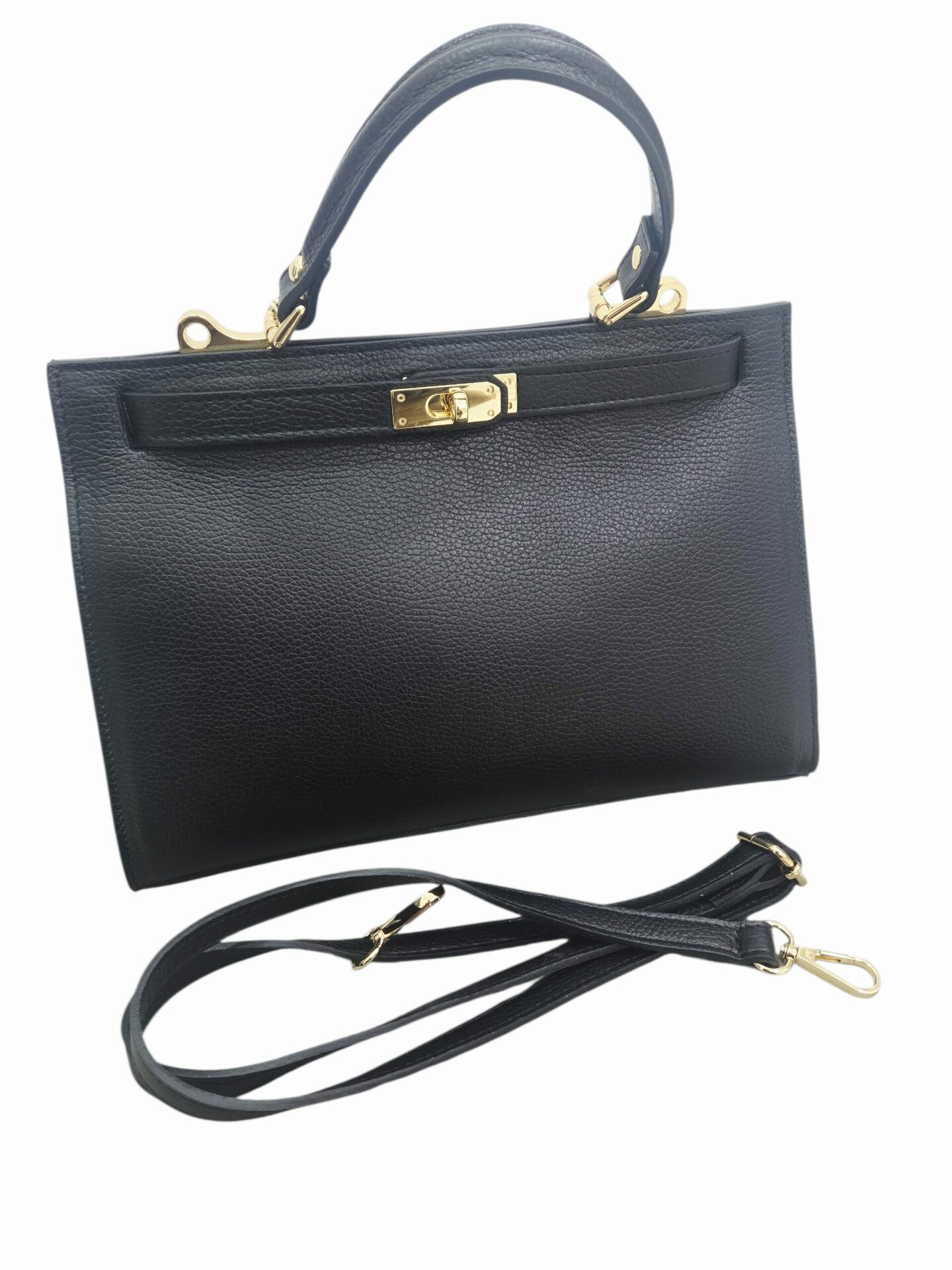 Borsa in vera pelle,made Italy, dotata di tracolla,interno scomparto unico con tasca con zip laterale. chiusura dorata modello hermes. colore nero
misure L33 B13 H23 Spedizione Gratuita Borsa in vera pelle,made Italy, dotata di tracolla,interno scomparto unico con tasca con zip laterale. chiusura dorata modello hermes. colore nero
misure L33 B13 H23 Spedizione Gratuita