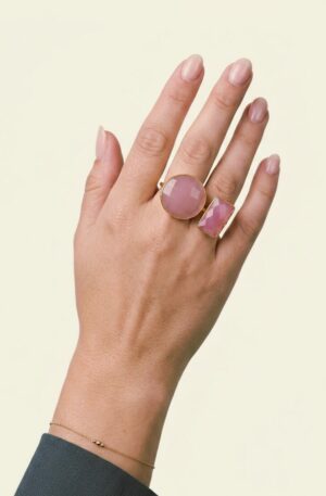 Anello regolabile con pietre occhio di gatto rosa chiaro e più intenso contornate da ottone Spedizione Gratuita