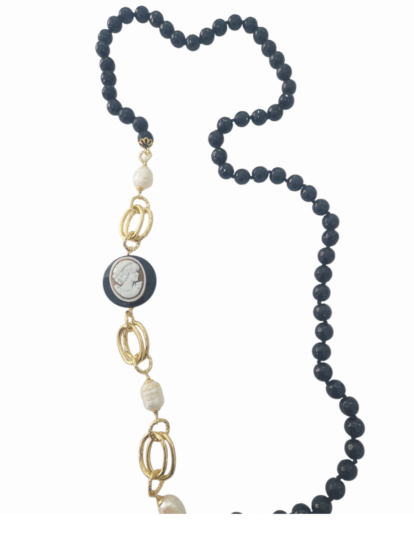 Collana lunga realizzata con onice,perle barocche,cammeo di Torre del Greco ed alluminio liscio e satinato doratolunghezza 86cm Spedizione Gratuita