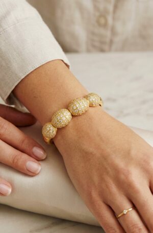 Bracciale ad incastro realizzato artigianalmente con ottone battuto e 4 ovali centrali con zirconi bianchi incastonati Spedizione Gratuita