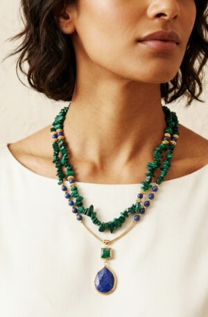 Collana girocollo regolabile doppio filo realizzata con malachite, lapislazzuli ed elementi dorati in ottone lunghezza 48cmlunghezza ciondolo 5cm Spedizione Gratuita