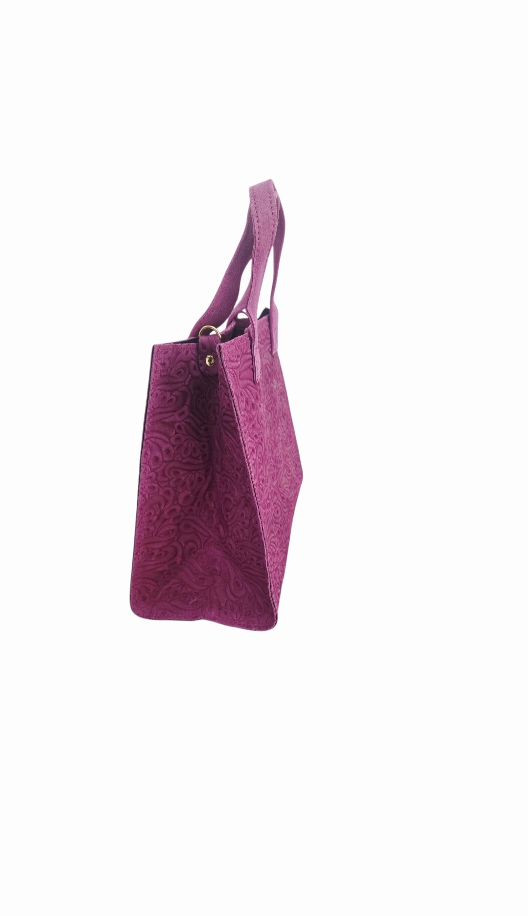 Borsa realizzata in vera pelle, camoscio stampato, made italy , dotata di tracolla  chiusura con zip,tasca unica interna. Misure H26 B 12 L 27colore ciclamino Spedizione Gratuita