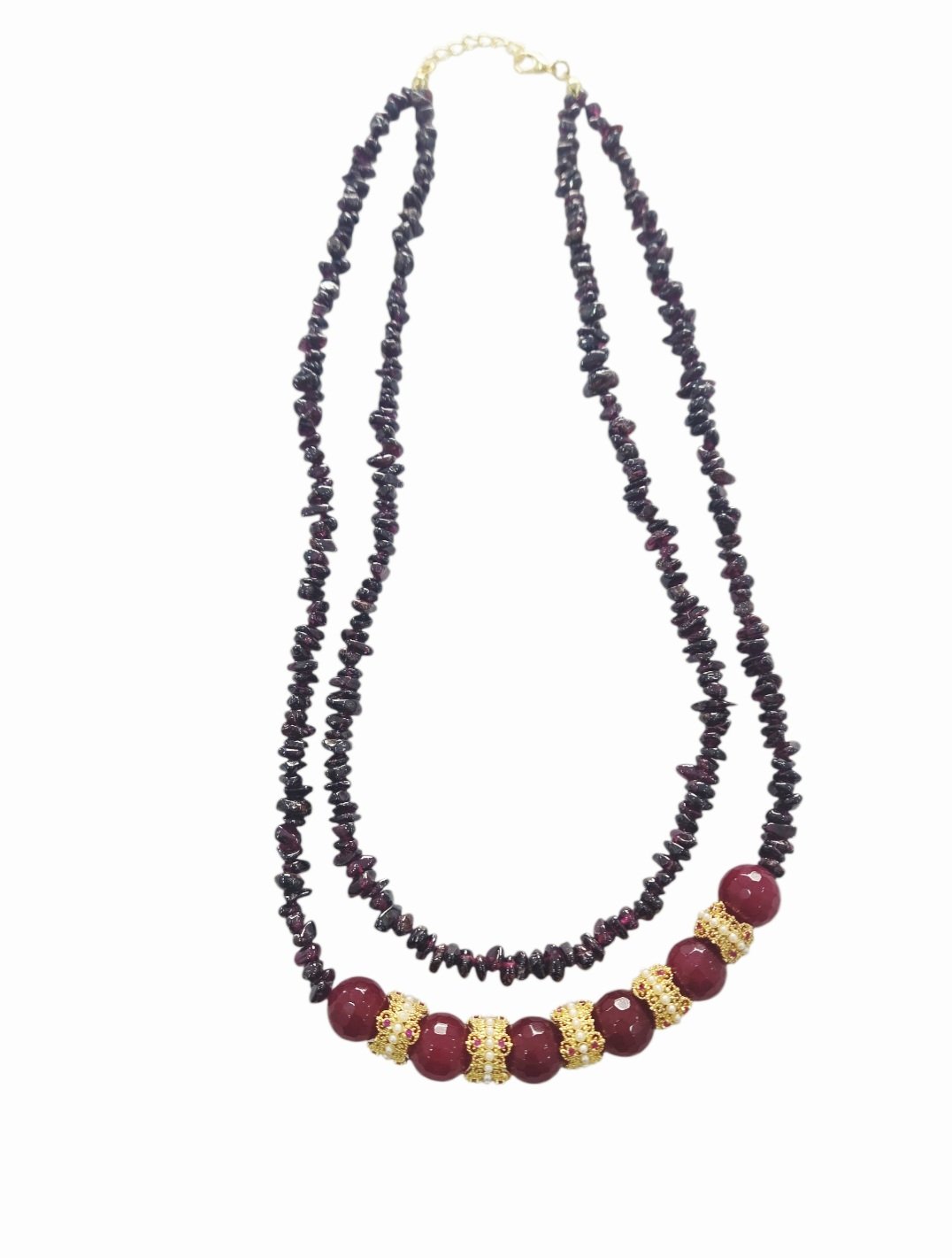 Collana girocollo doppio filo di granati e sfere,distanziatori in ottone con quarzi e perle di Maiorca incastonati.
lunghezza regolabile 55cm Spedizione Gratuita