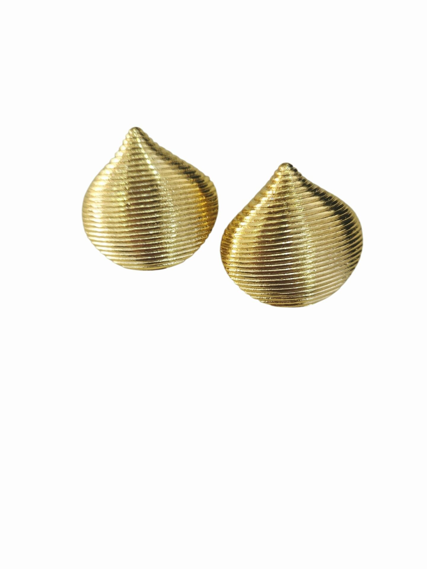 Orecchini conchiglia rigata in ottone
peso 8.3gr
lunghezza 2cm Spedizione Gratuita Orecchini conchiglia rigata in ottone
peso 8.3gr
lunghezza 2cm Spedizione Gratuita