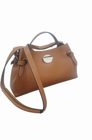 Borsa Tracolla color cuoio,vera pelle, interno in pelle scomparto unico con chiusura bottone magneticomisure H18 B12 L32 Spedizione Gratuita Borsa Tracolla color cuoio,vera pelle, interno in pelle scomparto unico con chiusura bottone magneticomisure H18 B12 L32 Spedizione Gratuita