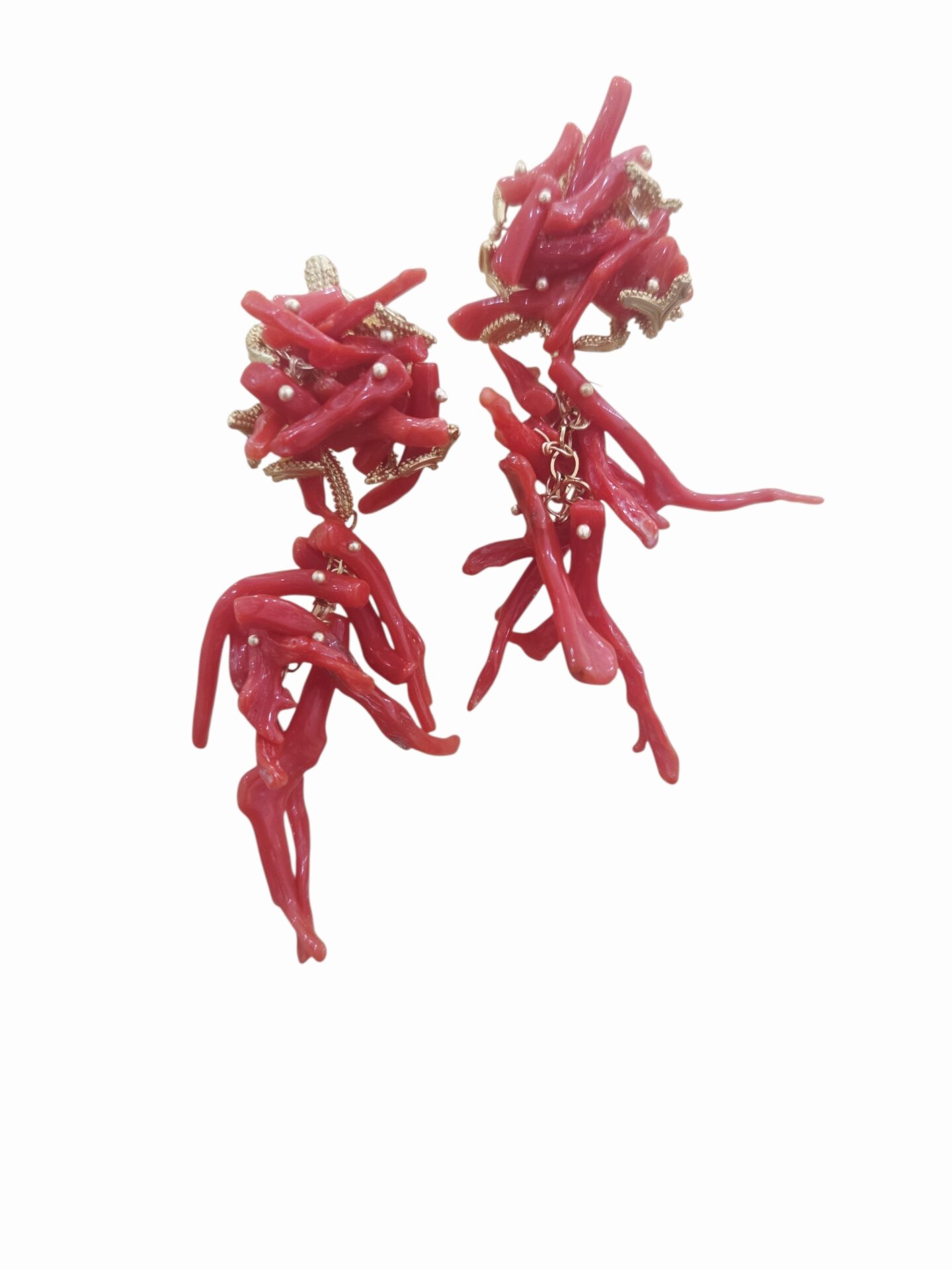 Orecchini realizzati con rametti di corallo rosso su base in ottone
lunghezza 6cm
peso 6.7gr Spedizione Gratuita