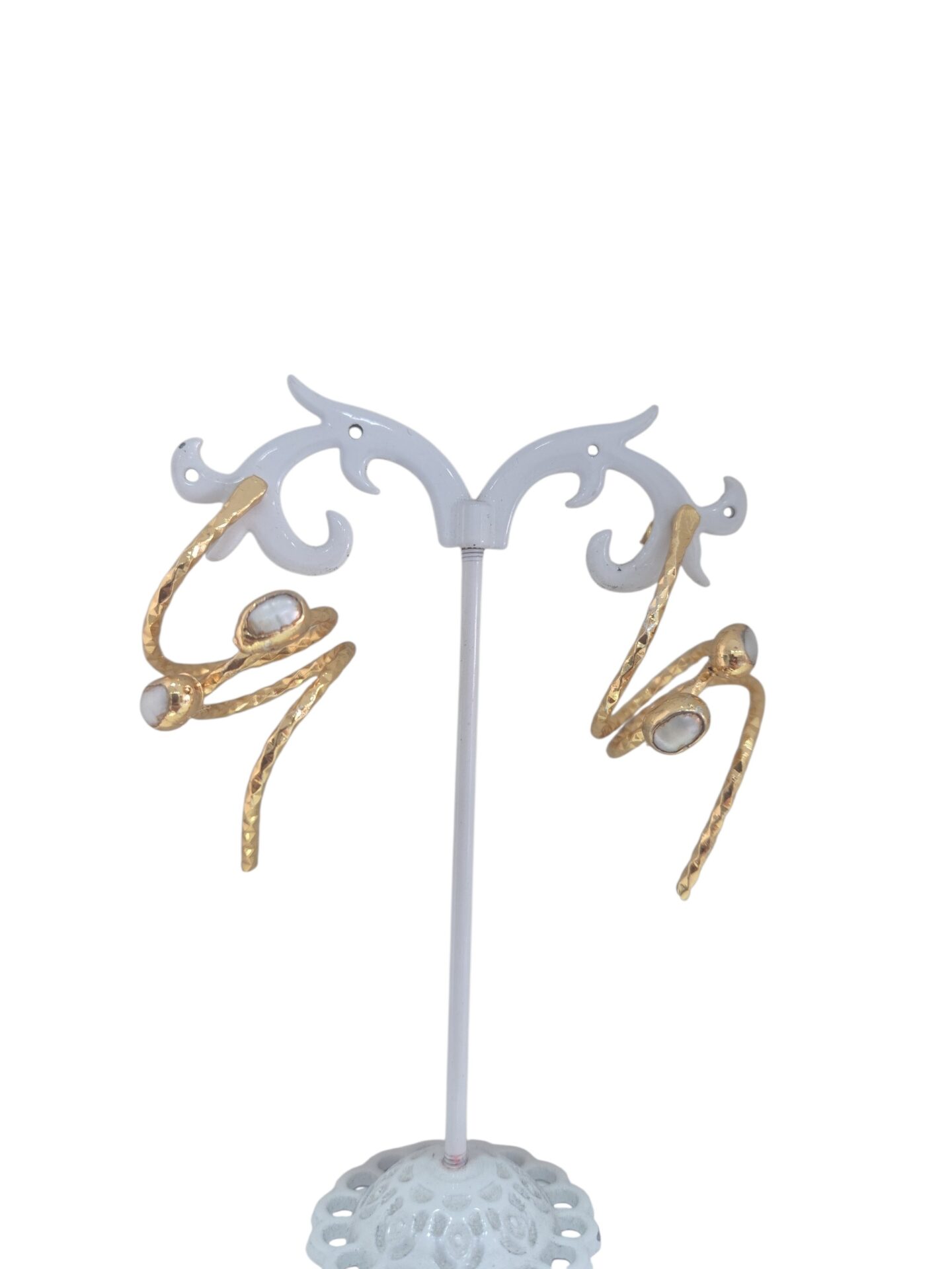 Parure bracciale ad incastro ed orecchini in ottone con perle di fiume incastonate
lunghezza orecchini 5cm
peso orecchini 5.2gr Spedizione Gratuita