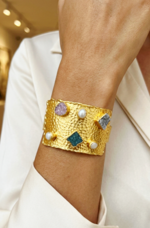 Bracciale in ottone ad incastro con druzy multicolore e perle di fiume incastonate Spedizione Gratuita