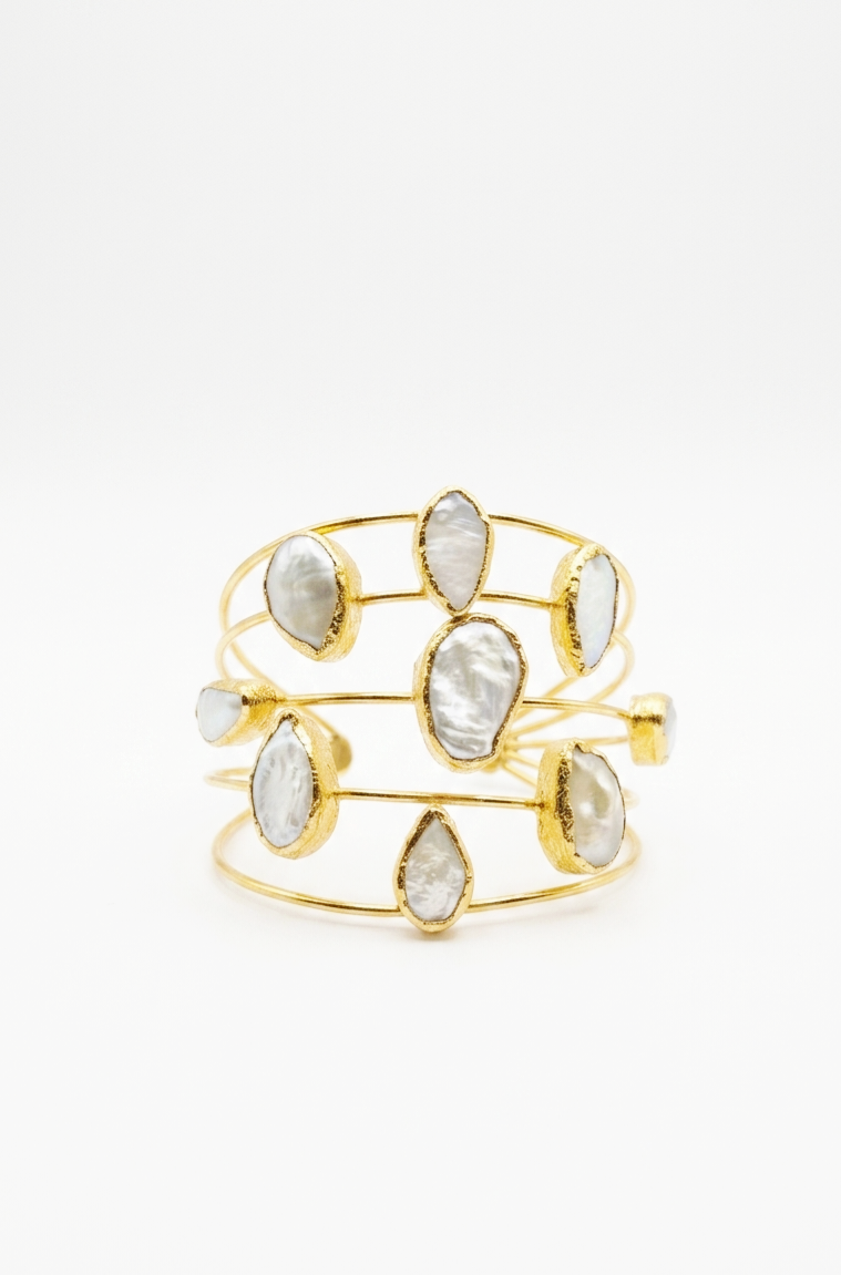 Bracciale ad incastro in ottone realizzato con perle scaramazze. Spedizione Gratuita
