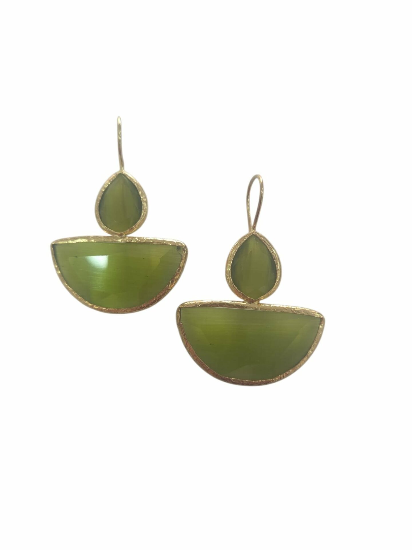 Orecchini realizzati con goccia e mezza luna occhio di gatto circondati da ottone e dotati di monachella.
Lunghezza 4.5cm
Peso 4.9gr Spedizione Gratuita Orecchini realizzati con goccia e mezza luna occhio di gatto circondati da ottone e dotati di monachella.
Lunghezza 4.5cm
Peso 4.9gr Spedizione Gratuita