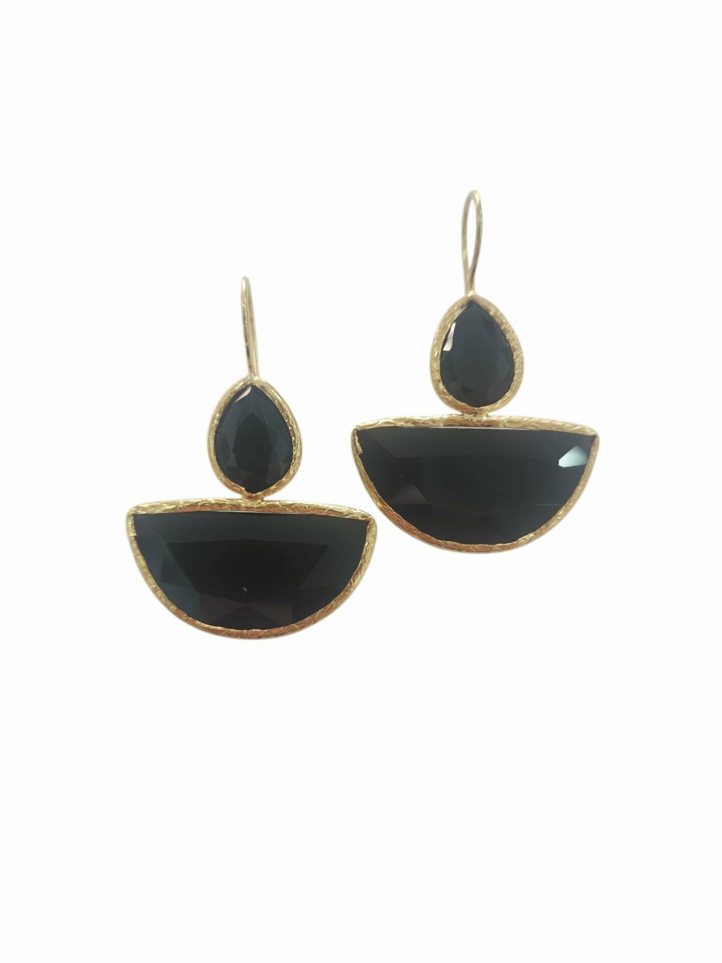 Orecchini realizzati con goccia e mezza luna occhio di gatto circondati da ottone e dotati di monachella.
Lunghezza 4.5cm
Peso 4.9gr Spedizione Gratuita Orecchini realizzati con goccia e mezza luna occhio di gatto circondati da ottone e dotati di monachella.
Lunghezza 4.5cm
Peso 4.9gr Spedizione Gratuita