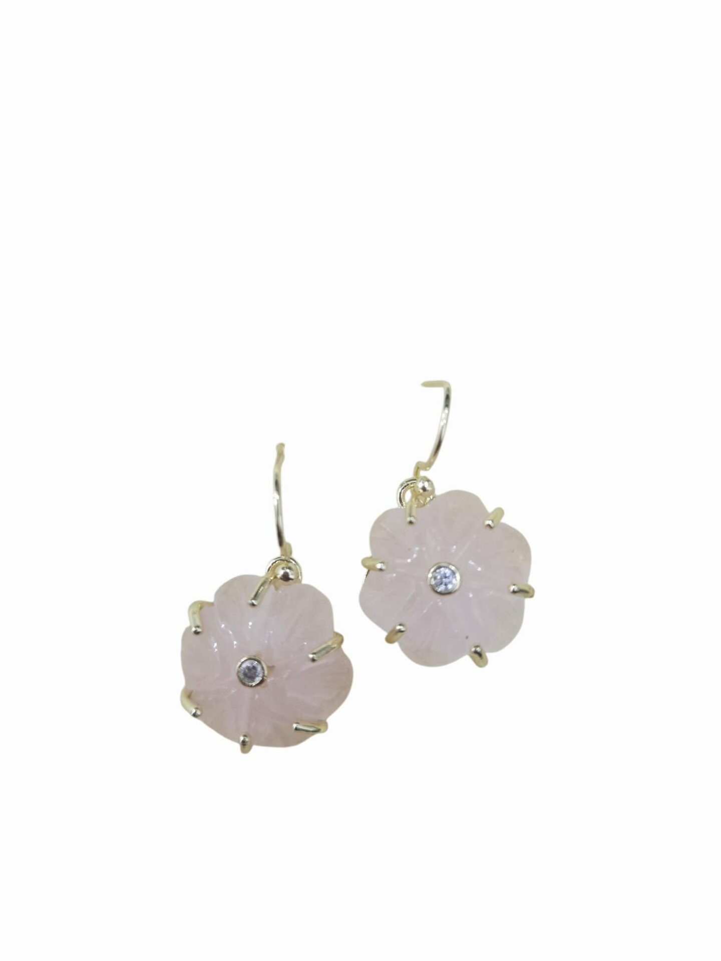 Orecchini realizzati con fiori in pietre naturali e zircone centrale, montati su ottone con monachella.
Peso 3.5gr
Lunghezza 2.5cm Spedizione Gratuita Orecchini realizzati con fiori in pietre naturali e zircone centrale, montati su ottone con monachella.
Peso 3.5gr
Lunghezza 2.5cm Spedizione Gratuita